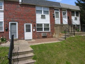 280 Greenough St, Unit A in Philadelphia, PA - Building Photo