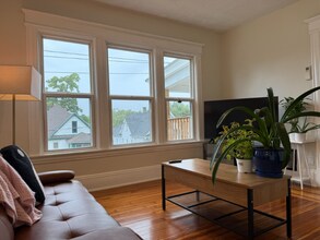 71 Willard Ave, Unit Unit 3 in Springfield, MA - Building Photo - Building Photo