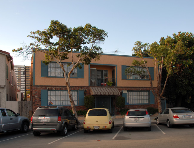 1820 E 2nd St in Long Beach, CA - Foto de edificio - Building Photo