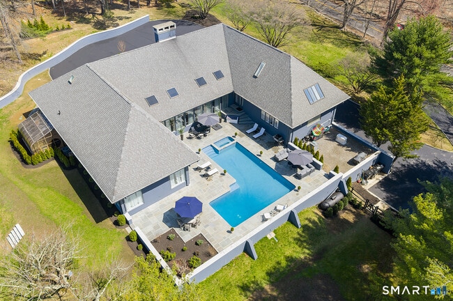property at 294 E Middle Patent Rd