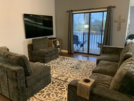 5 Round Lake Trail in Little Canada, MN - Building Photo