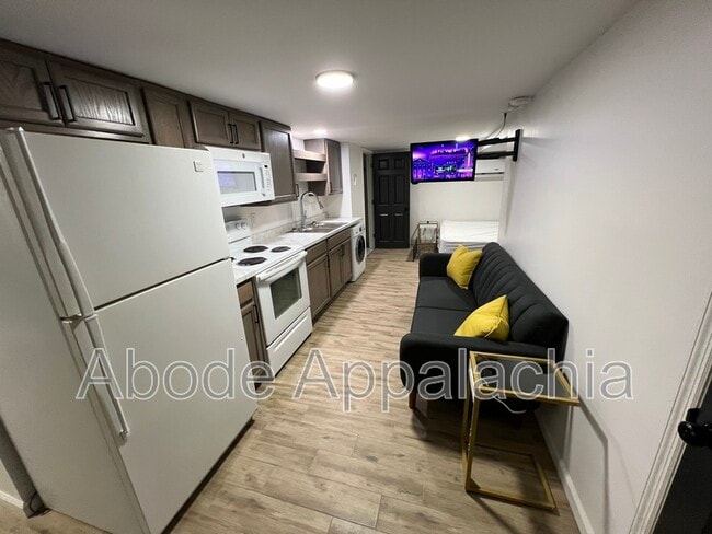 116 Cumberland Ct in Pikeville, KY - Building Photo - Building Photo