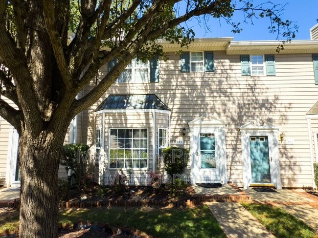property at 307 Silverberry Ct