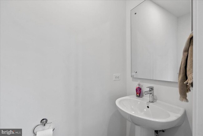 7345 Blade Dr in Falls Church, VA - Building Photo - Building Photo