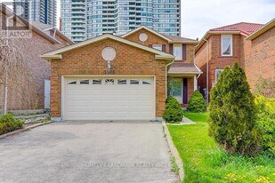 3586 Italia Crescent in Mississauga, ON - Building Photo