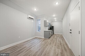 1156 S 52nd St-Unit -2 in Philadelphia, PA - Building Photo - Building Photo