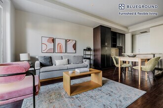 3201 Esperanza Crossing in Austin, TX - Building Photo - Building Photo