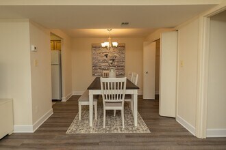 Chapel Valley Townhomes in Baltimore, MD - Foto de edificio - Building Photo