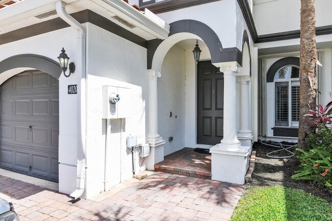 property at 4020 Murano Bay Dr