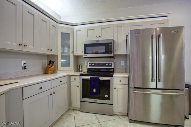 8365 Excalibur Cir