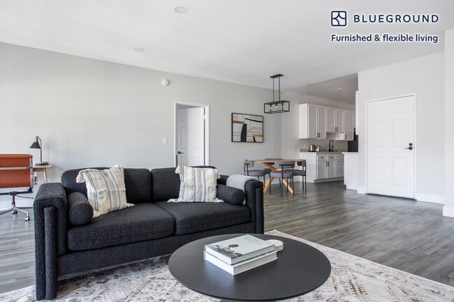 1620 S Bentley Ave in Los Angeles, CA - Building Photo - Building Photo