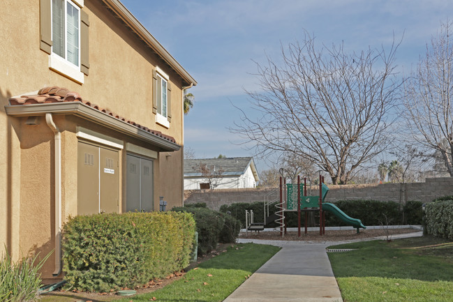 Liberty Family Apartments in Lindsay, CA - Building Photo - Building Photo