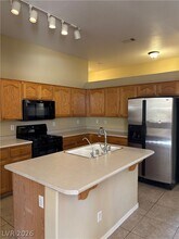 1400 Pullman Pointe Ct in Henderson, NV - Building Photo - Building Photo