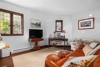 216 Gray Craig Rd in Middletown, RI - Building Photo - Building Photo