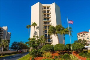 690 Island Way, Unit 708 in Clearwater, FL - Building Photo