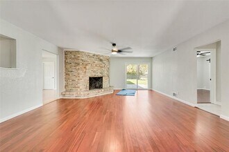 219 Hillcrest Dr in Sanger, TX - Building Photo - Building Photo