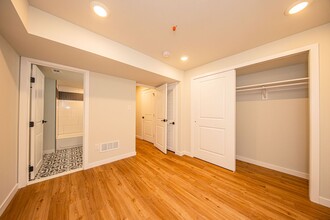 2402 Jefferson St in Philadelphia, PA - Building Photo - Interior Photo