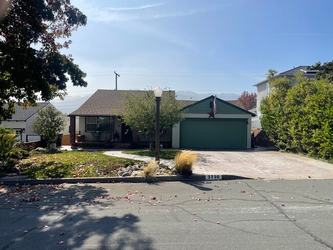 3730 Pontiac St in La Crescenta, CA - Building Photo - Building Photo