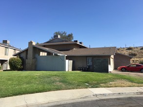 204 Jardin Ct in Bakersfield, CA - Building Photo - Building Photo