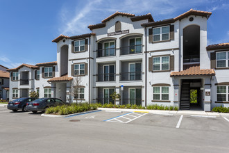 Venetian Apartments in Ft. Myers, FL - Building Photo - Building Photo