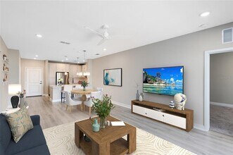 7565 Laureate Blvd in Orlando, FL - Building Photo - Building Photo