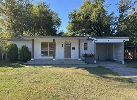 2432 Jonesboro Ave in Dallas, TX - Building Photo