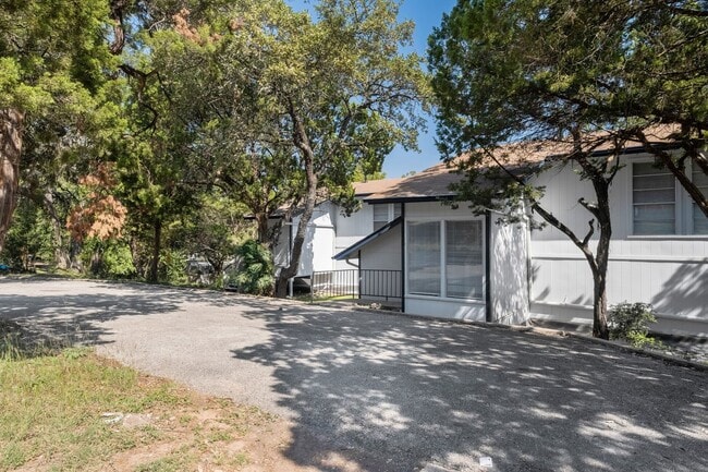 6205 Shadow Valley Dr in Austin, TX - Building Photo - Building Photo