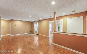 19 Augusta Ct in Freehold Township, NJ - Building Photo - Building Photo