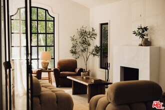 517 N Sweetzer Ave in West Hollywood, CA - Building Photo - Building Photo