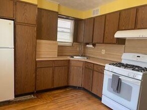 11212 Myrtle Ave in Queens, NY - Building Photo - Building Photo