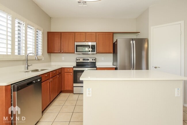 18611 North 22nd St in Phoenix, AZ - Foto de edificio - Building Photo