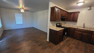 3240 SW 51st St in Oklahoma City, OK - Building Photo - Building Photo