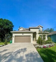 7215 S Shamrock Rd in Tampa, FL - Building Photo