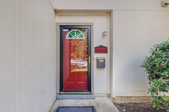 13818 Methuen Green Dr in Dallas, TX - Building Photo - Building Photo