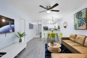 3165 South St in Titusville, FL - Foto de edificio - Building Photo