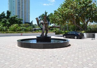 2333 Brickell Ave, Unit 2402 in Miami, FL - Building Photo - Building Photo