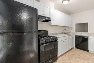 Blue Ridge Crossing Apartments & Townhomes in Charlottesville, VA - Building Photo