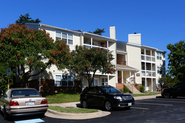 Orchard Club Apartments in Elkridge, MD - Foto de edificio - Building Photo