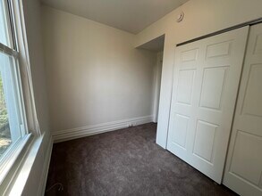 4707 Maripoe St, Unit 2 in Pittsburgh, PA - Foto de edificio - Building Photo