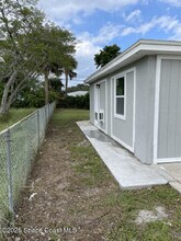 1060 Olive St in Cocoa, FL - Foto de edificio - Building Photo