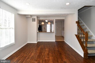 1648 Fieldthorn Dr in Reston, VA - Building Photo - Building Photo