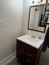 8601 SW 68th Ct-Unit -2 in Pinecrest, FL - Building Photo - Building Photo
