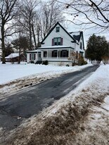 100 Utica St in Clinton, NY - Building Photo