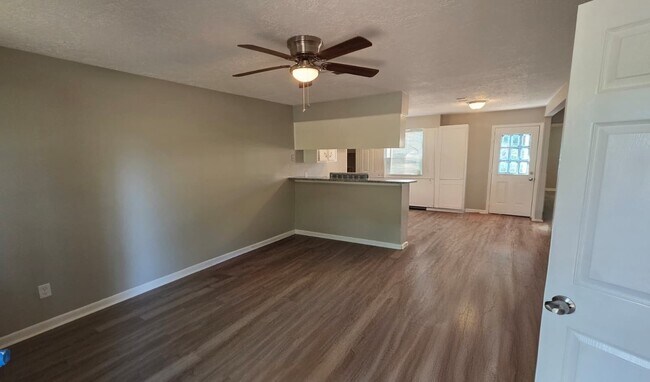 11823 Stonehedge Dr in Conroe, TX - Foto de edificio - Building Photo