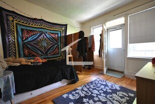 1626 Comm.Ave Unit 12 in Boston, MA - Building Photo