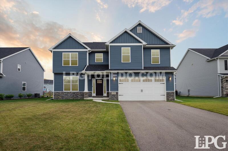 1038 Stoneleigh Rd in Perrysburg, OH - Building Photo