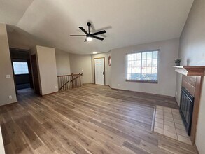 10307 W Yosemite Dr in Wichita, KS - Building Photo - Building Photo