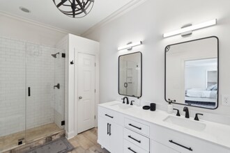 1104 Acklen Ave in Nashville, TN - Building Photo - Building Photo