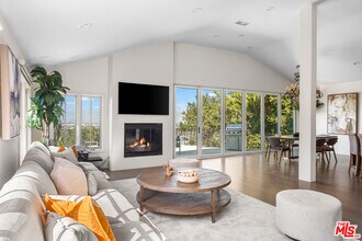 3782 Berry Dr in Los Angeles, CA - Building Photo - Building Photo