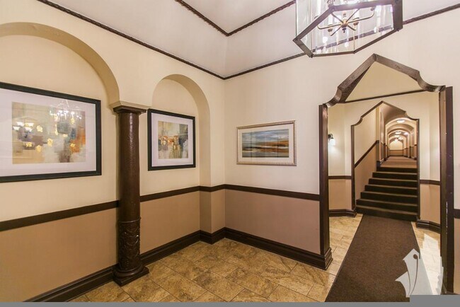533 W Roscoe St, Unit #408 in Chicago, IL - Building Photo - Building Photo